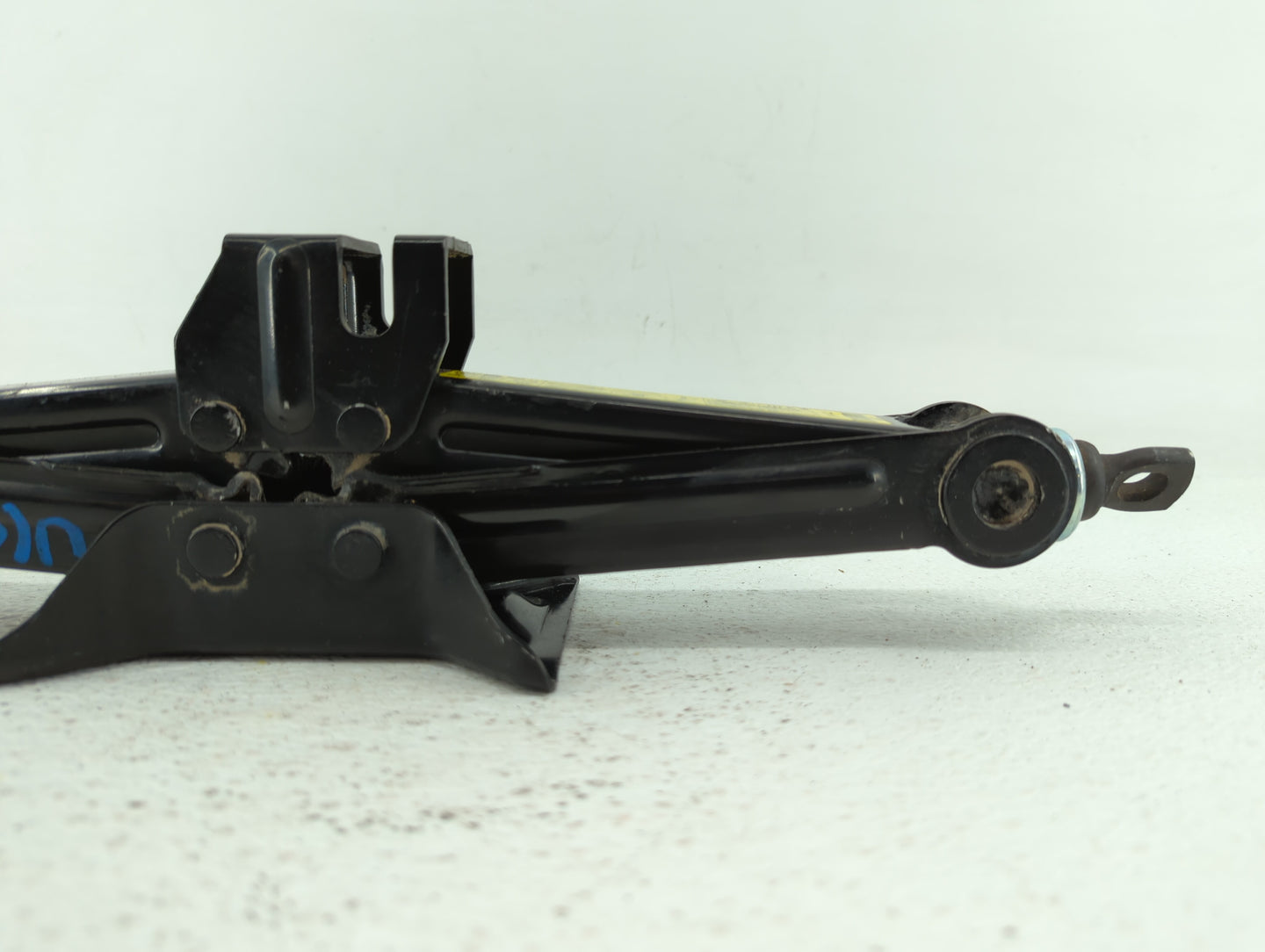2017 Hyundai Sonata Spare Scissor Car Jack 415005 - Oemusedautoparts1.com