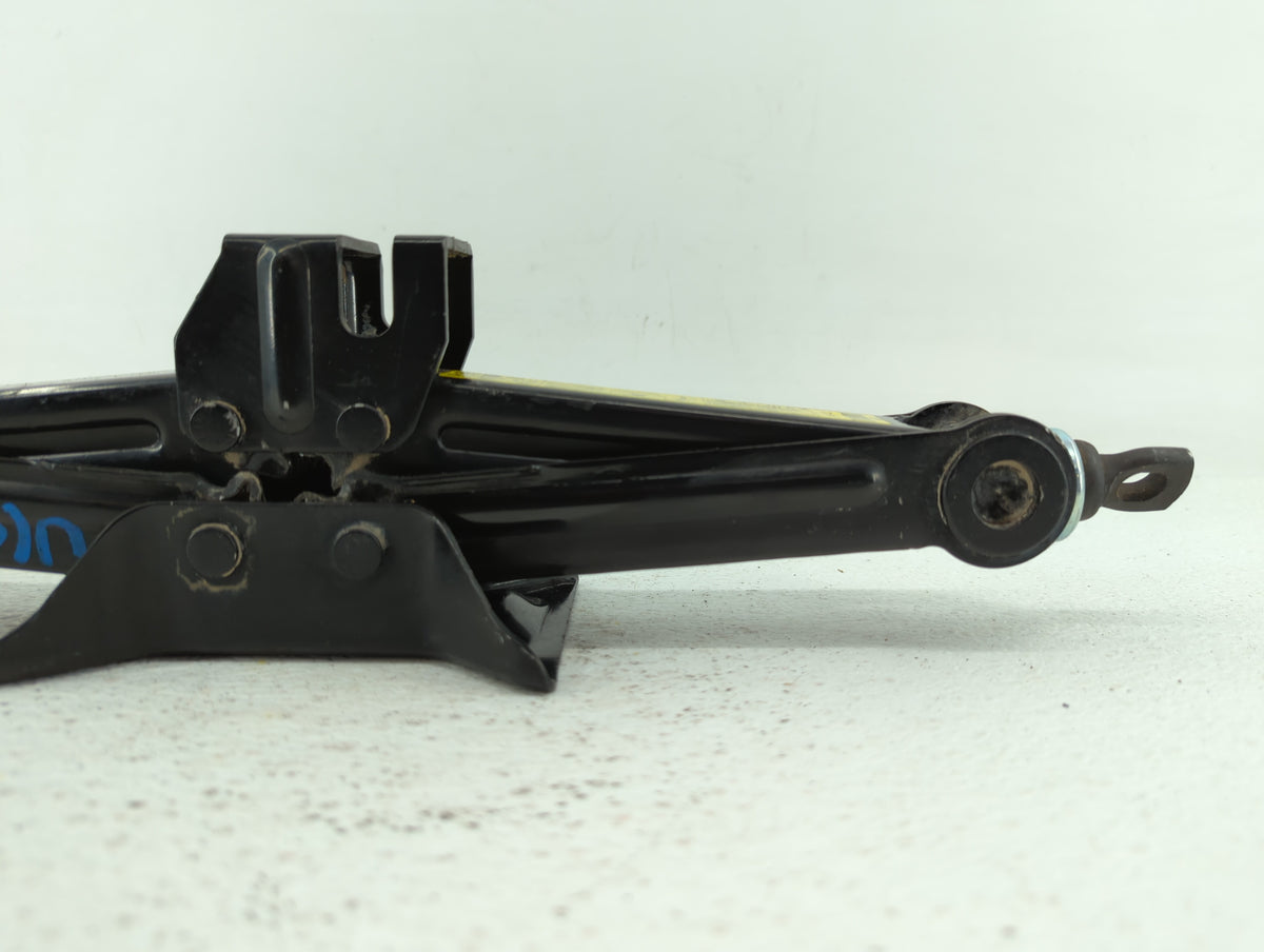 2017 Hyundai Sonata Spare Scissor Car Jack 415005 - Oemusedautoparts1.com