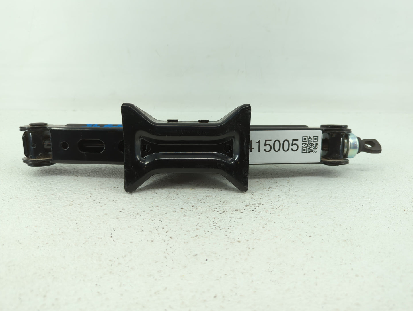2017 Hyundai Sonata Spare Scissor Car Jack 415005 - Oemusedautoparts1.com
