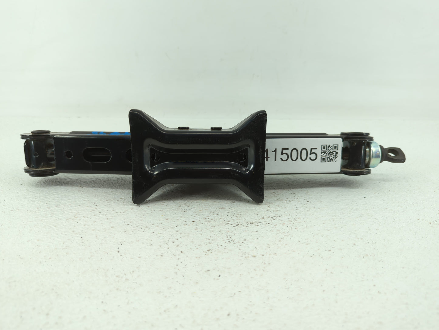 2017 Hyundai Sonata Spare Scissor Car Jack 415005 - Oemusedautoparts1.com
