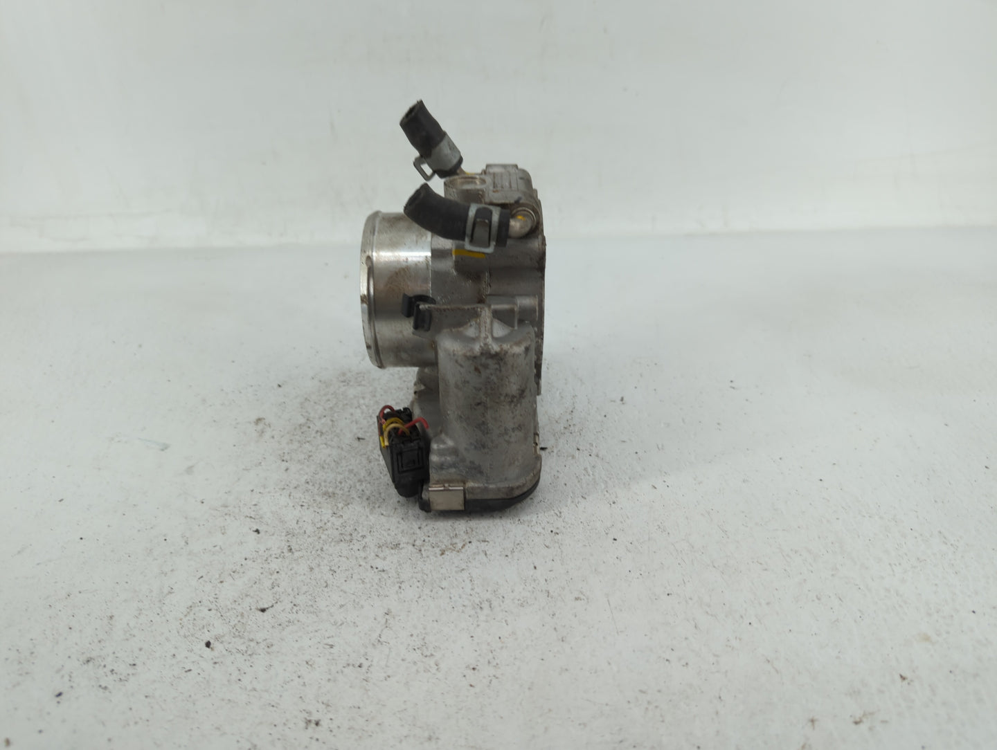2015-2019 Hyundai Sonata Throttle Body P/N:35100-2G600 Fits Fits 2015 2016 2017 2018 2019 2020 2021 OEM Used Auto Parts - Oe