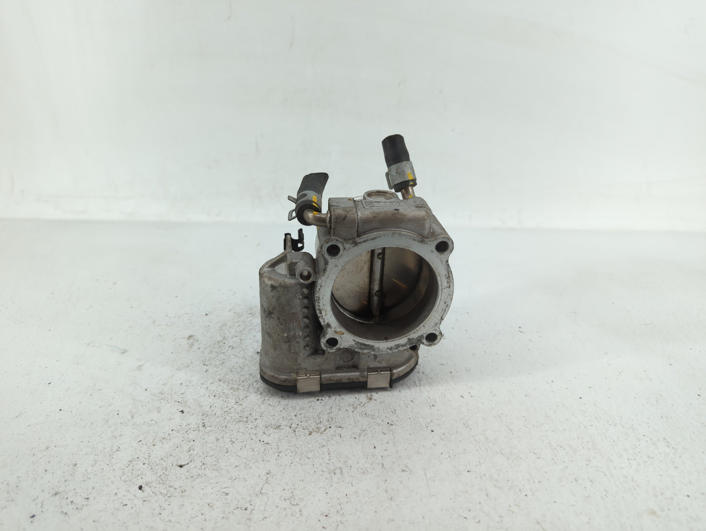 2015-2019 Hyundai Sonata Throttle Body P/N:35100-2G600 Fits Fits 2015 2016 2017 2018 2019 2020 2021 OEM Used Auto Parts - Oe