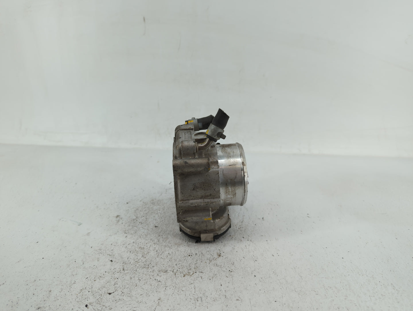 2015-2019 Hyundai Sonata Throttle Body P/N:35100-2G600 Fits Fits 2015 2016 2017 2018 2019 2020 2021 OEM Used Auto Parts - Oe