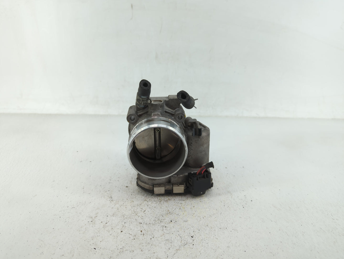 2015-2019 Hyundai Sonata Throttle Body P/N:35100-2G600 Fits Fits 2015 2016 2017 2018 2019 2020 2021 OEM Used Auto Parts - Oe