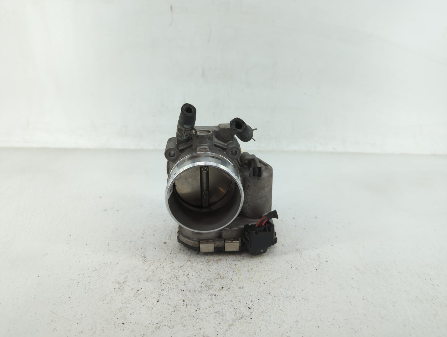 2015-2019 Hyundai Sonata Throttle Body P/N:35100-2G600 Fits Fits 2015 2016 2017 2018 2019 2020 2021 OEM Used Auto Parts - Oe