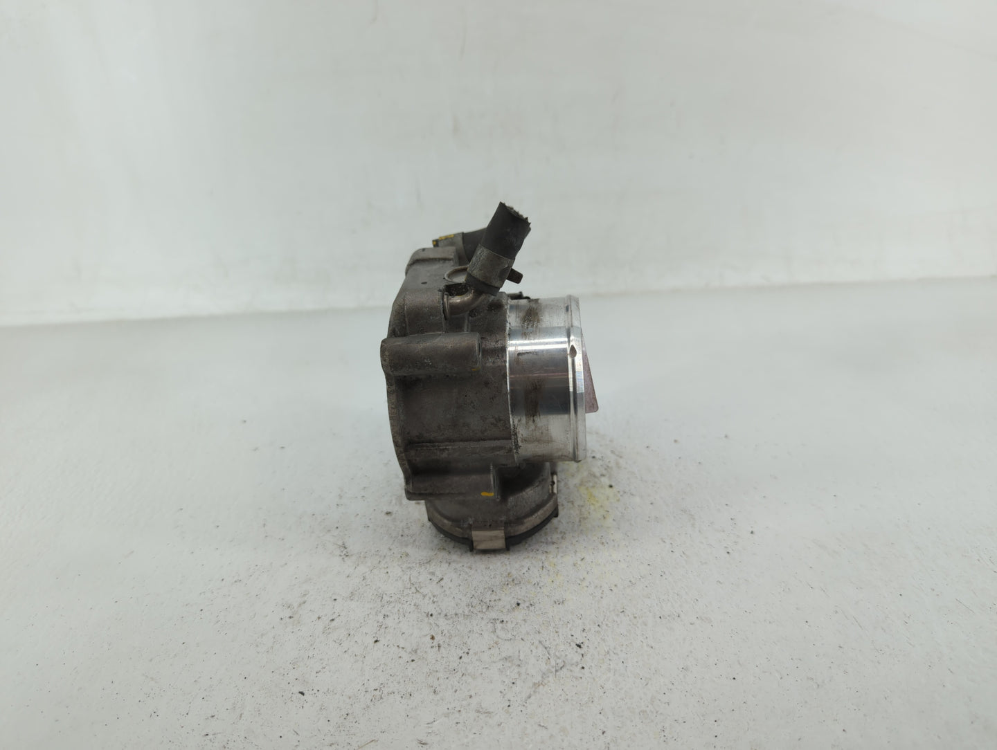2015-2019 Hyundai Sonata Throttle Body P/N:35100-2G600 Fits Fits 2015 2016 2017 2018 2019 2020 2021 OEM Used Auto Parts - Oe