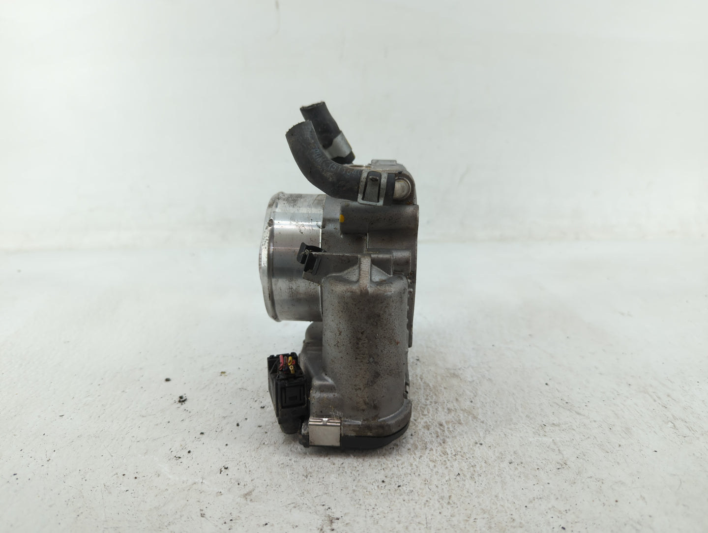 2015-2019 Hyundai Sonata Throttle Body P/N:35100-2G600 Fits Fits 2015 2016 2017 2018 2019 2020 2021 OEM Used Auto Parts - Oe