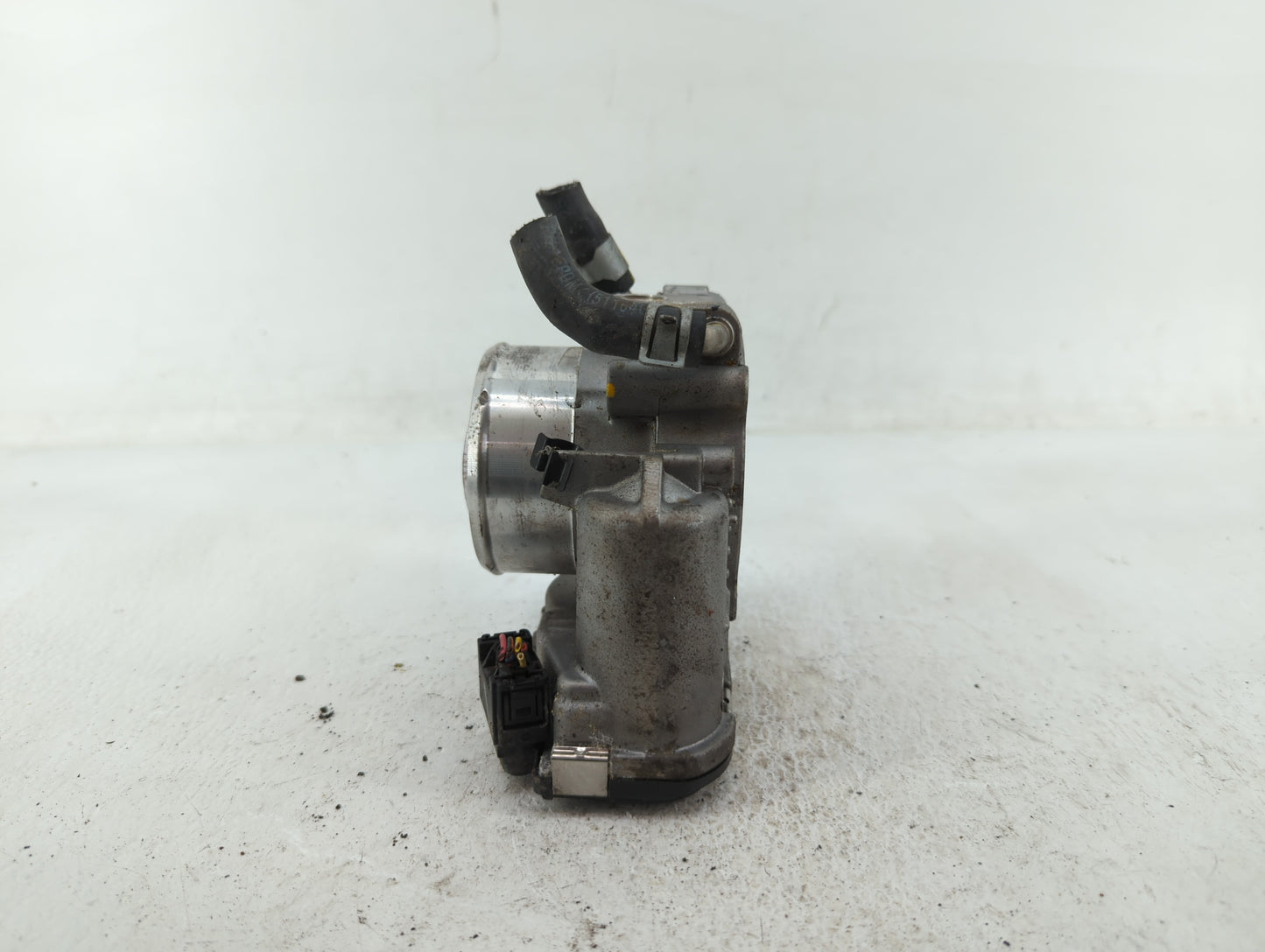 2015-2019 Hyundai Sonata Throttle Body P/N:35100-2G600 Fits Fits 2015 2016 2017 2018 2019 2020 2021 OEM Used Auto Parts - Oe