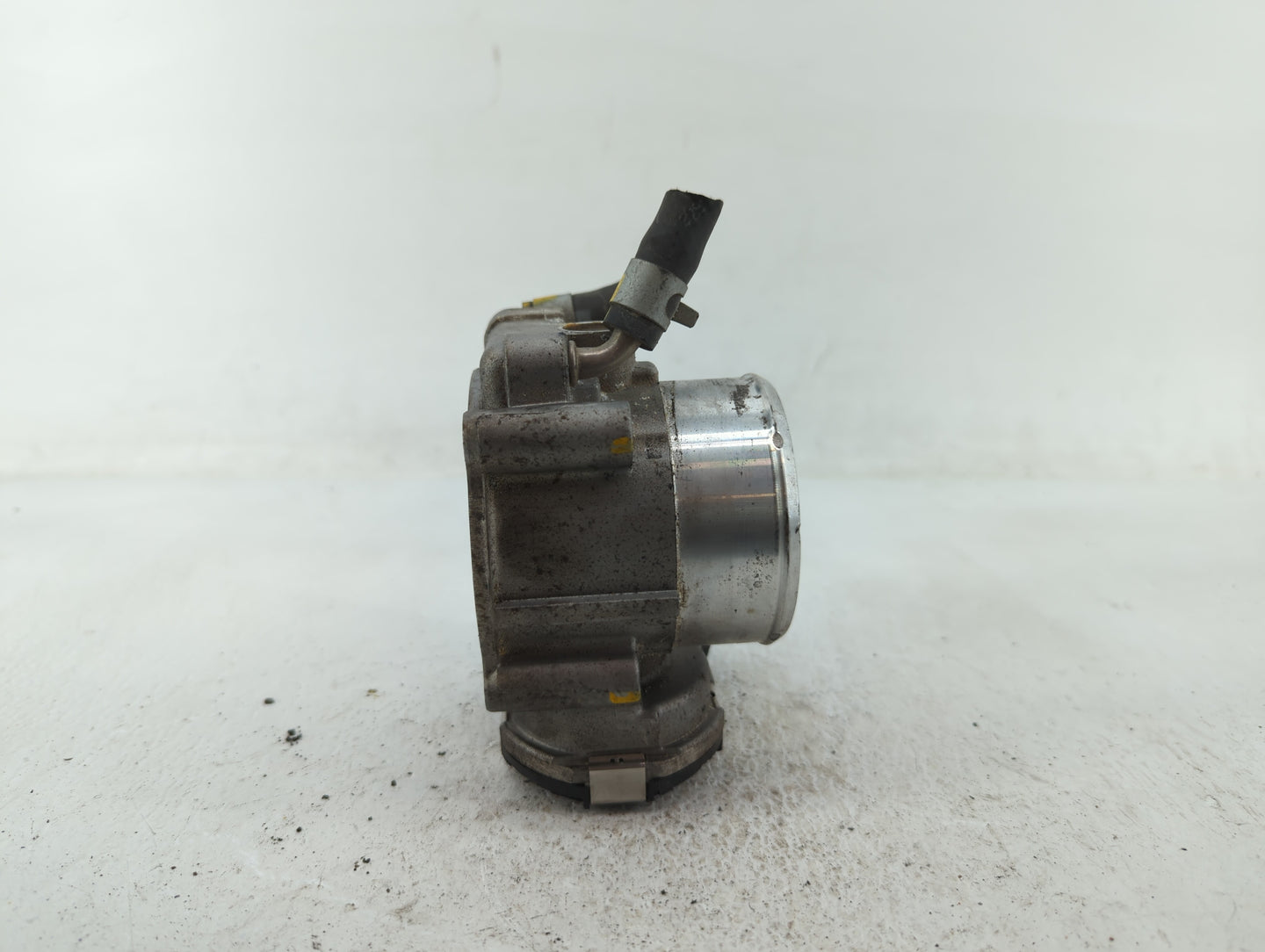 2015-2019 Hyundai Sonata Throttle Body P/N:35100-2G600 Fits Fits 2015 2016 2017 2018 2019 2020 2021 OEM Used Auto Parts - Oe