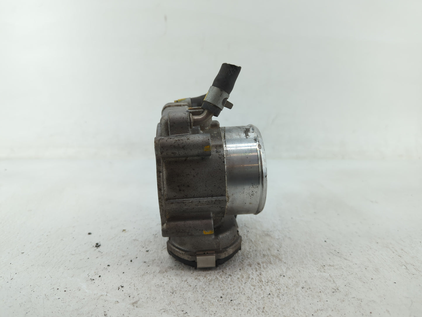 2015-2019 Hyundai Sonata Throttle Body P/N:35100-2G600 Fits Fits 2015 2016 2017 2018 2019 2020 2021 OEM Used Auto Parts - Oe