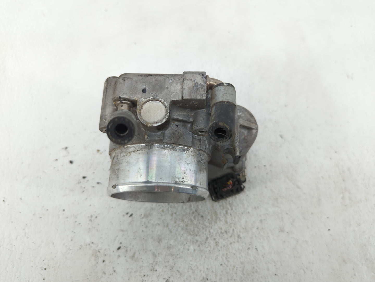 2015-2019 Hyundai Sonata Throttle Body P/N:35100-2G600 Fits Fits 2015 2016 2017 2018 2019 2020 2021 OEM Used Auto Parts - Oe