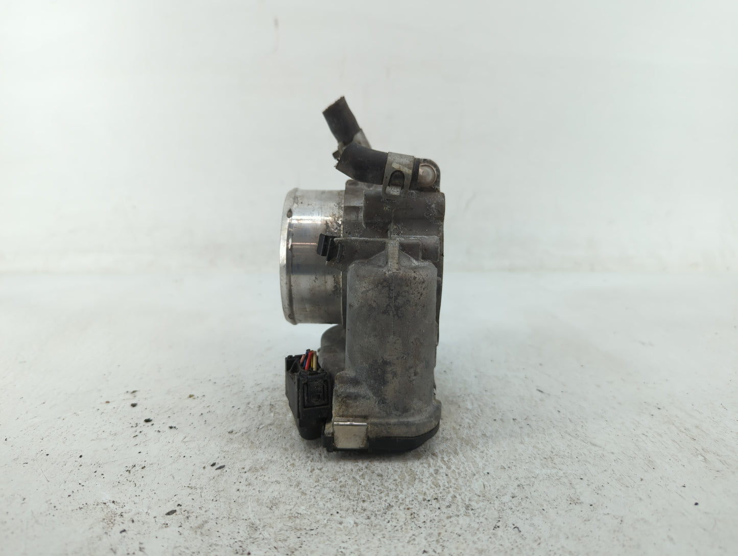 2015-2019 Hyundai Sonata Throttle Body P/N:35100-2G600 Fits Fits 2015 2016 2017 2018 2019 2020 2021 OEM Used Auto Parts - Oe