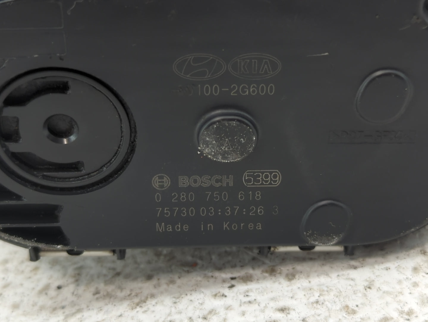 2015-2019 Hyundai Sonata Throttle Body P/N:35100-2G600 Fits Fits 2015 2016 2017 2018 2019 2020 2021 OEM Used Auto Parts - Oe