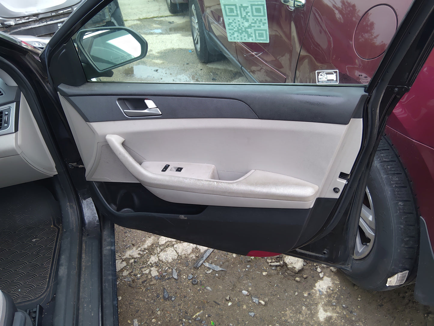 2017 Hyundai Sonata Front Right Passenger Interior Door Panel Trim - Oemusedautoparts1.com