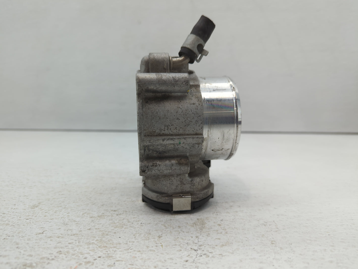 2015-2019 Hyundai Sonata Throttle Body P/N:35100-2G600 Fits Fits 2015 2016 2017 2018 2019 2020 2021 OEM Used Auto Parts - Oe