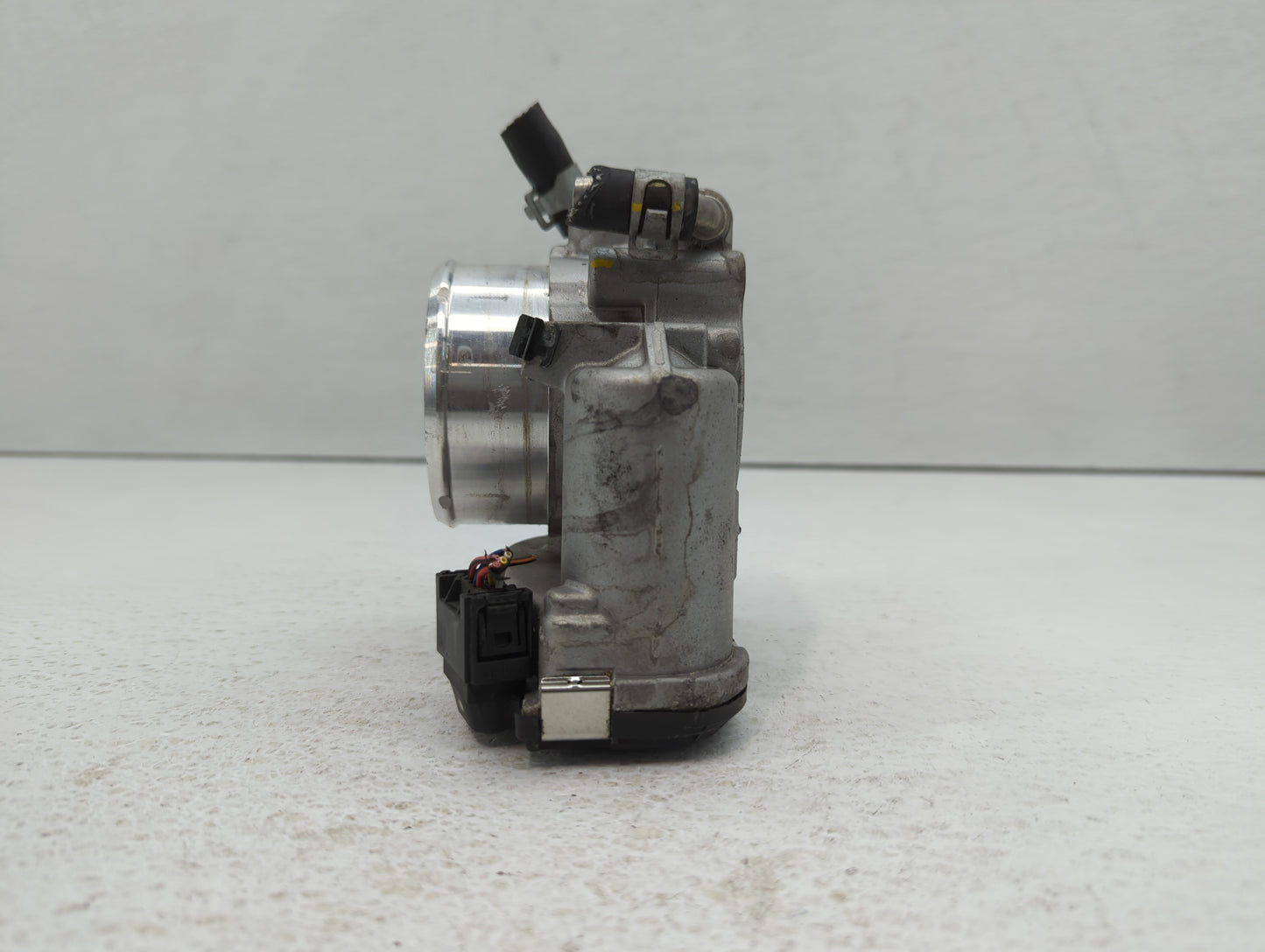2015-2019 Hyundai Sonata Throttle Body P/N:35100-2G600 Fits Fits 2015 2016 2017 2018 2019 2020 2021 OEM Used Auto Parts - Oe