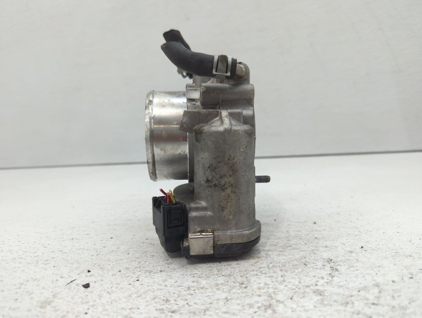 2015-2019 Hyundai Sonata Throttle Body P/N:35100-2G600 Fits Fits 2015 2016 2017 2018 2019 2020 2021 OEM Used Auto Parts - Oe