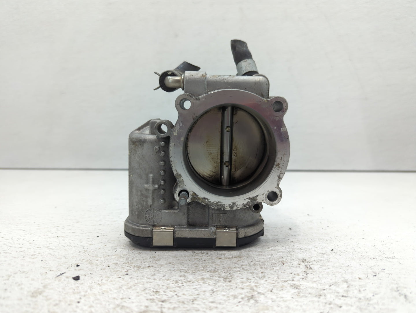 2015-2019 Hyundai Sonata Throttle Body P/N:35100-2G600 Fits Fits 2015 2016 2017 2018 2019 2020 2021 OEM Used Auto Parts - Oe