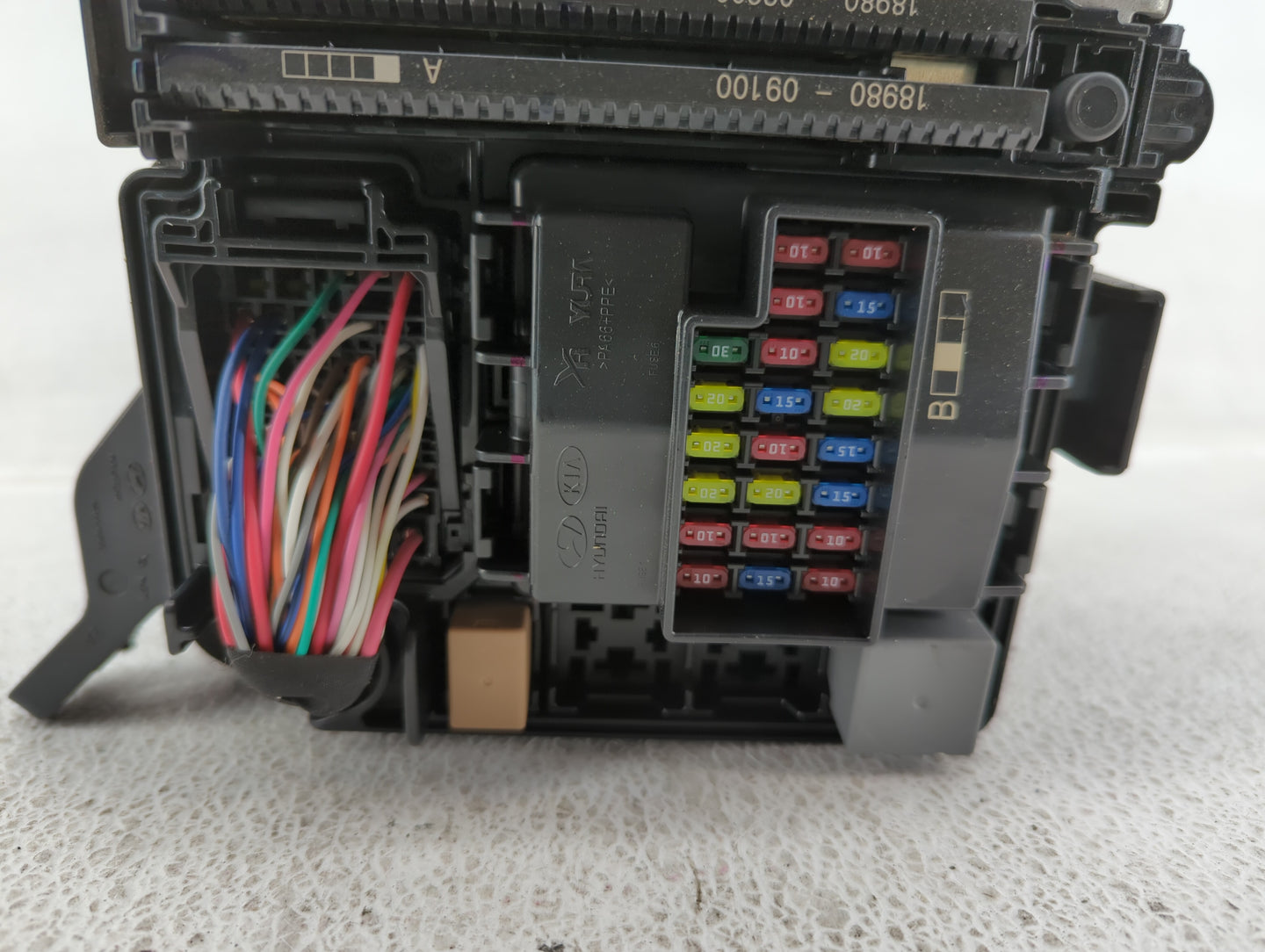 2016-2017 Hyundai Sonata Fusebox Fuse Box Panel Relay Module P/N:6423-0102-7 Fits Fits 2016 2017 OEM Used Auto Parts - Oemus