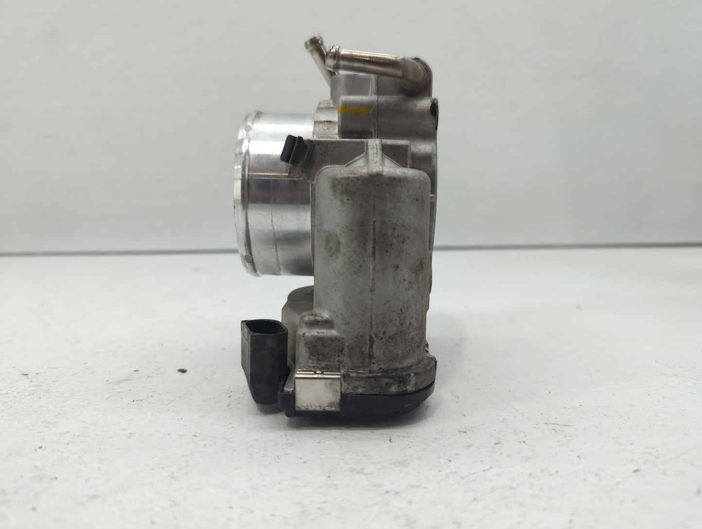 2015-2019 Hyundai Sonata Throttle Body P/N:35100-2G600 Fits Fits 2015 2016 2017 2018 2019 2020 2021 OEM Used Auto Parts - Oe