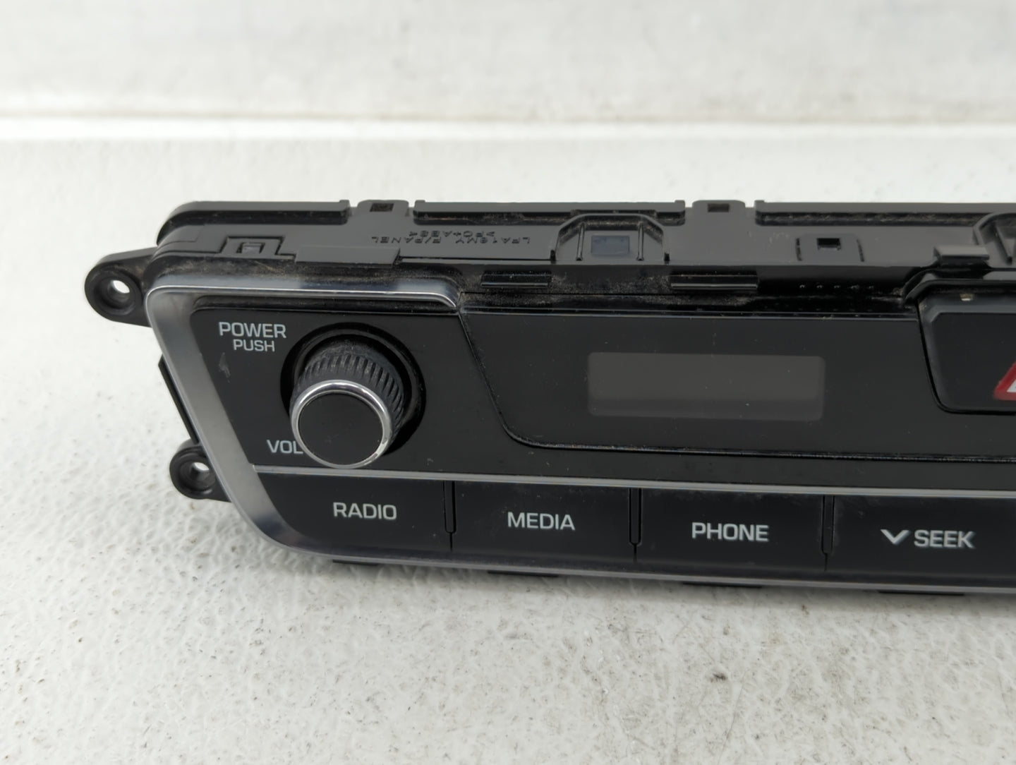 2015-2017 Hyundai Sonata Information Display Screen - Oemusedautoparts1.com