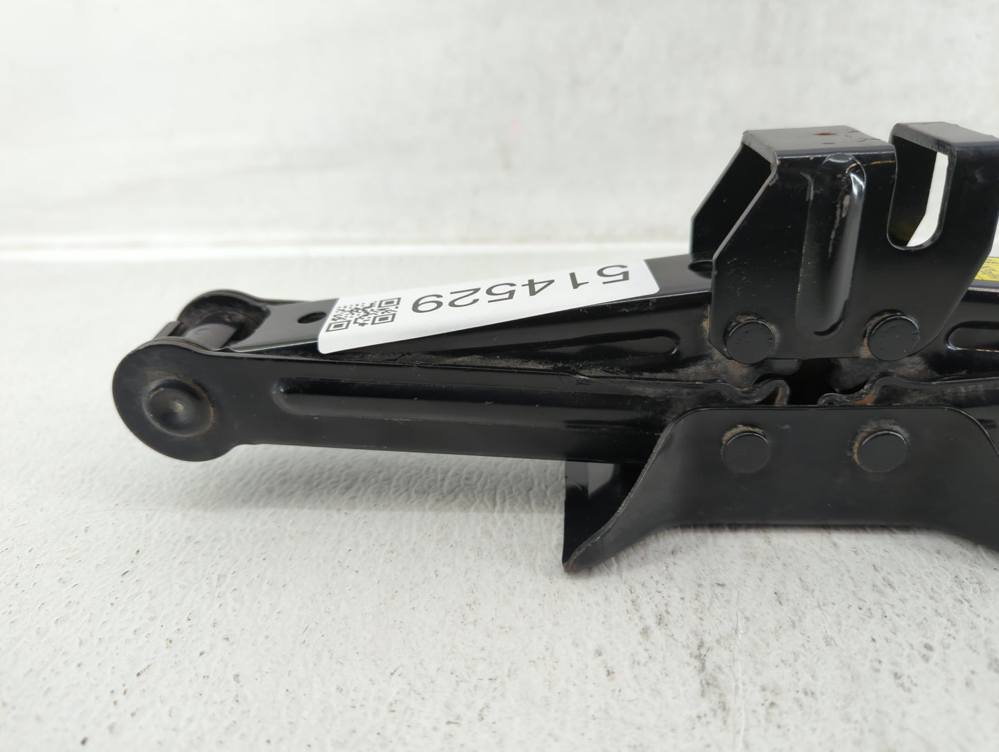2017 Hyundai Sonata Spare Scissor Car Jack - Oemusedautoparts1.com