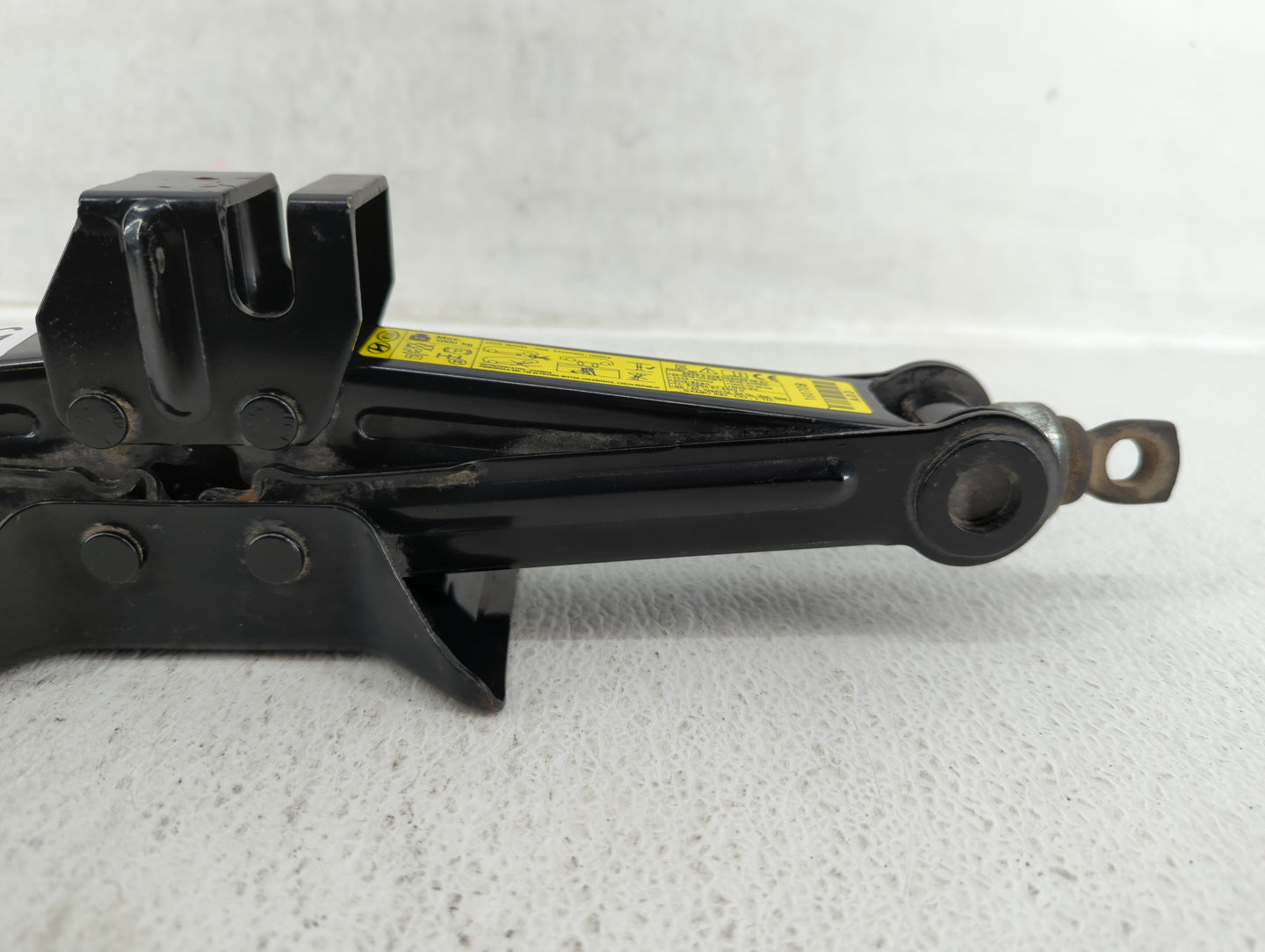 2017 Hyundai Sonata Spare Scissor Car Jack - Oemusedautoparts1.com