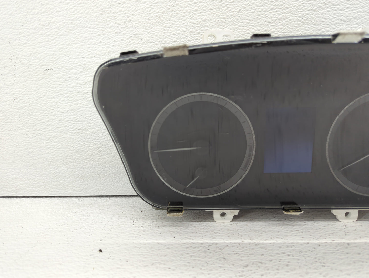 2016-2017 Hyundai Sonata Instrument Cluster Speedometer Gauges P/N:94001-C2201 Fits Fits 2016 2017 OEM Used Auto Parts - Oem