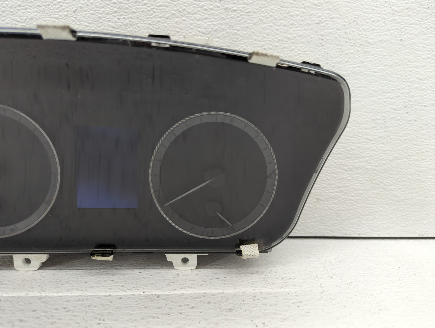 2016-2017 Hyundai Sonata Instrument Cluster Speedometer Gauges P/N:94001-C2201 Fits Fits 2016 2017 OEM Used Auto Parts - Oem