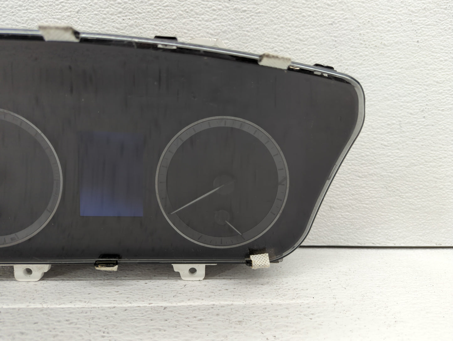 2016-2017 Hyundai Sonata Instrument Cluster Speedometer Gauges P/N:94001-C2201 Fits Fits 2016 2017 OEM Used Auto Parts - Oem