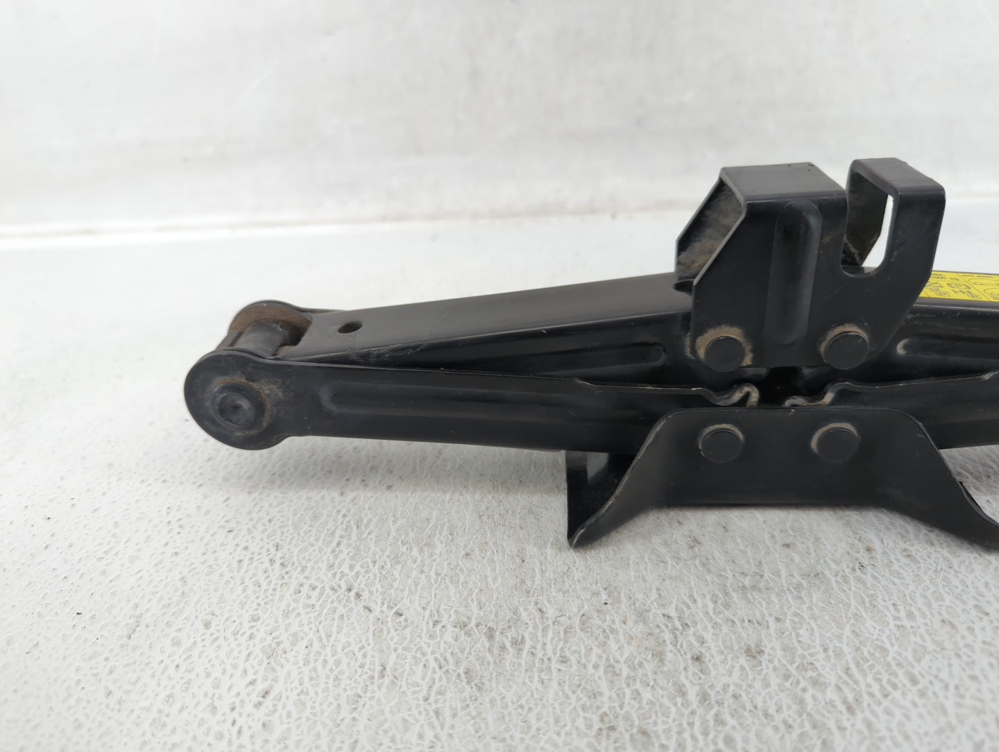 2017 Hyundai Sonata Spare Scissor Car Jack - Oemusedautoparts1.com