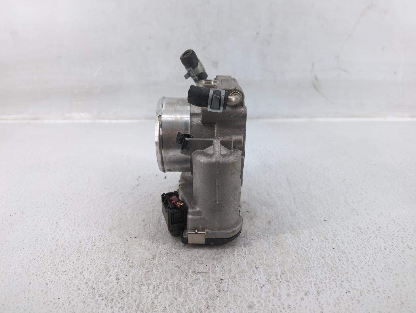 2015-2019 Hyundai Sonata Throttle Body P/N:35100-2G600 Fits Fits 2015 2016 2017 2018 2019 2020 2021 OEM Used Auto Parts - Oe