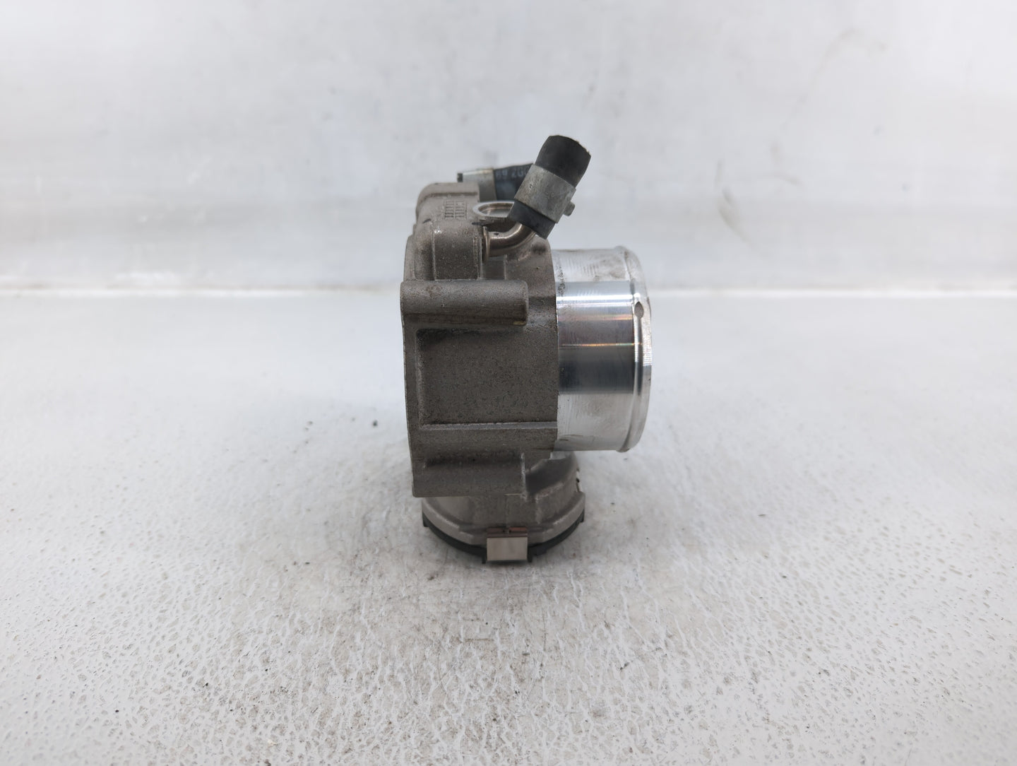 2015-2019 Hyundai Sonata Throttle Body P/N:35100-2G600 Fits Fits 2015 2016 2017 2018 2019 2020 2021 OEM Used Auto Parts - Oe