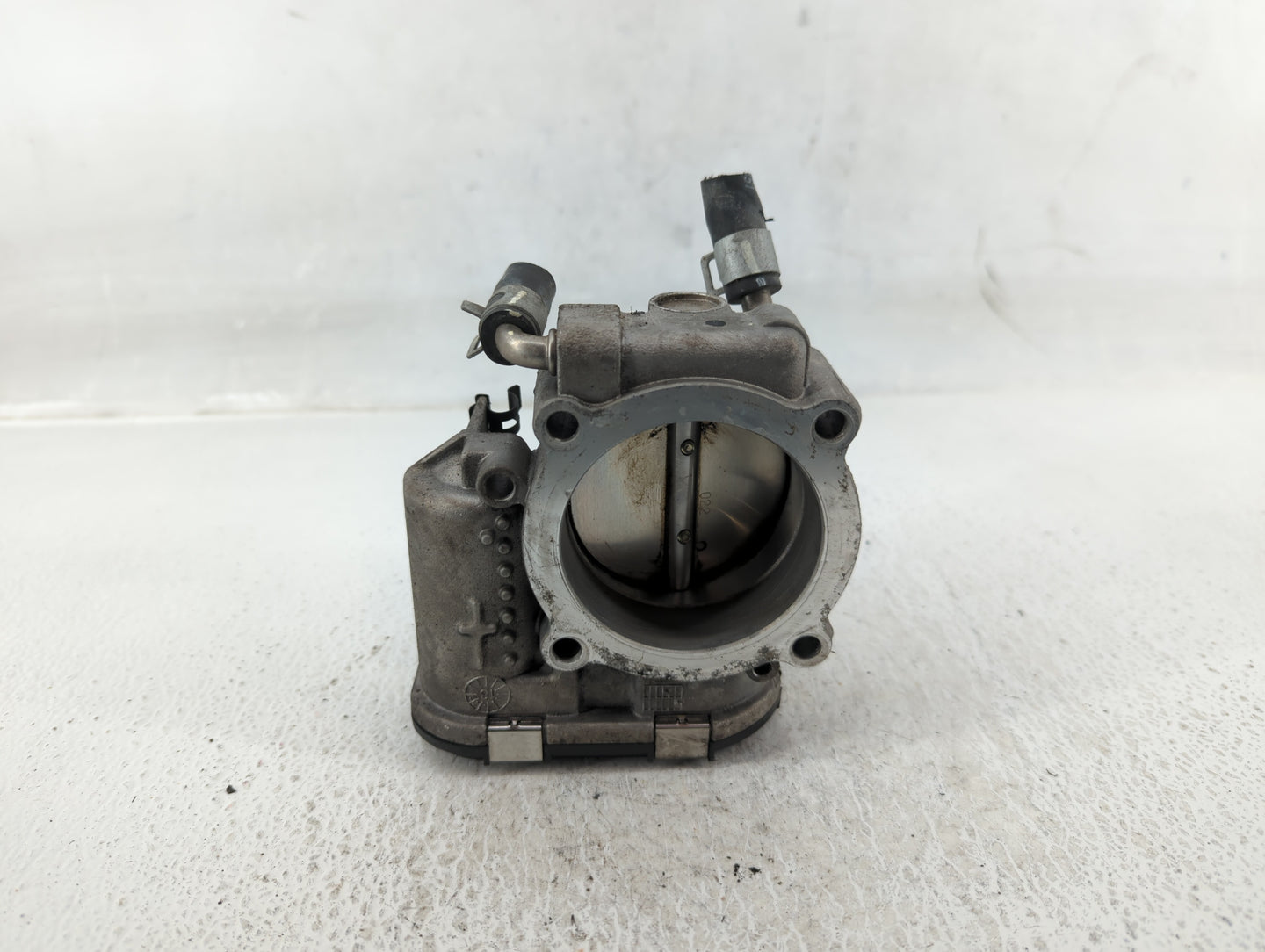 2015-2019 Hyundai Sonata Throttle Body P/N:35100-2G600 Fits Fits 2015 2016 2017 2018 2019 2020 2021 OEM Used Auto Parts - Oe