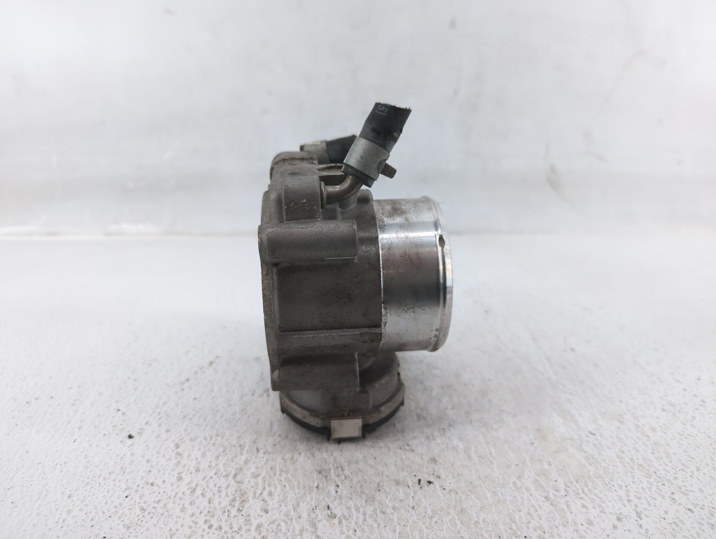 2015-2019 Hyundai Sonata Throttle Body P/N:35100-2G600 Fits Fits 2015 2016 2017 2018 2019 2020 2021 OEM Used Auto Parts - Oe