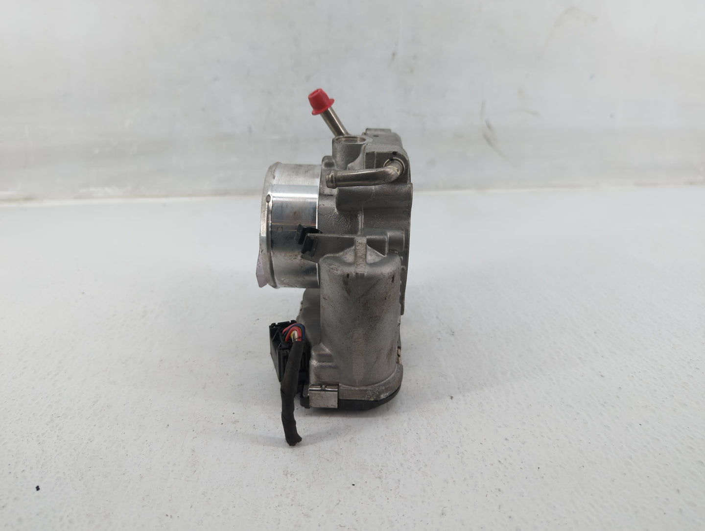 2015-2019 Hyundai Sonata Throttle Body P/N:35100-2G600 Fits Fits 2015 2016 2017 2018 2019 2020 2021 OEM Used Auto Parts - Oe