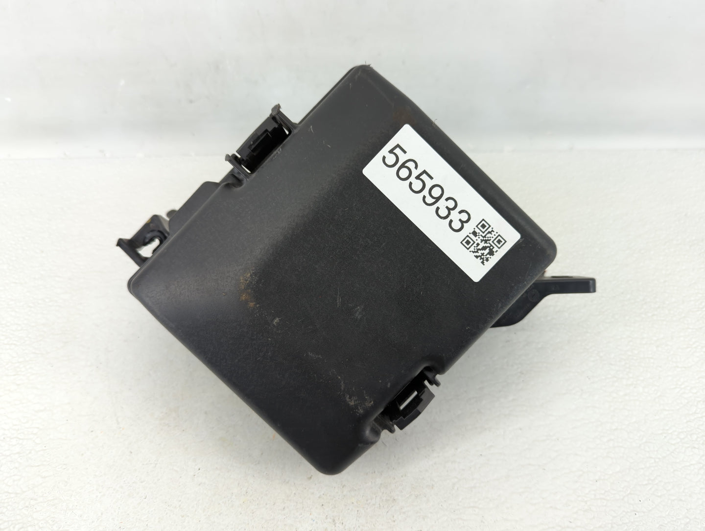 2016-2017 Hyundai Sonata Fusebox Fuse Box Panel Relay Module P/N:91277C2570LC Fits Fits 2016 2017 OEM Used Auto Parts - Oemu