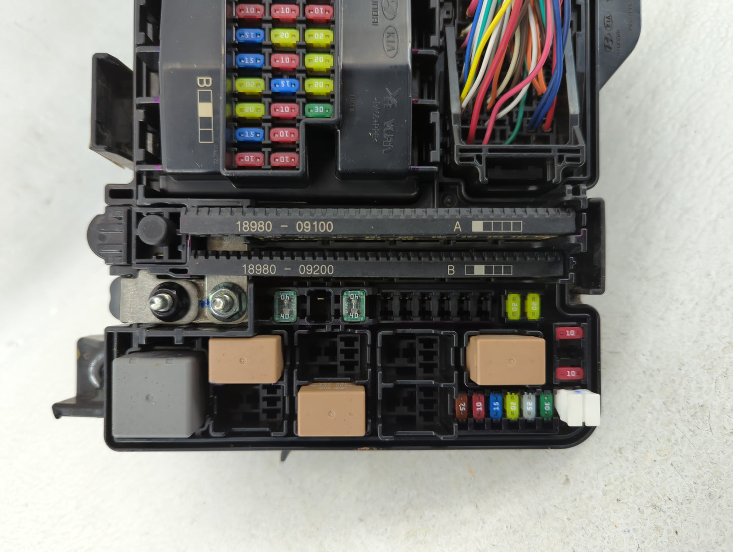 2016-2017 Hyundai Sonata Fusebox Fuse Box Panel Relay Module P/N:91277C2570LC Fits Fits 2016 2017 OEM Used Auto Parts - Oemu