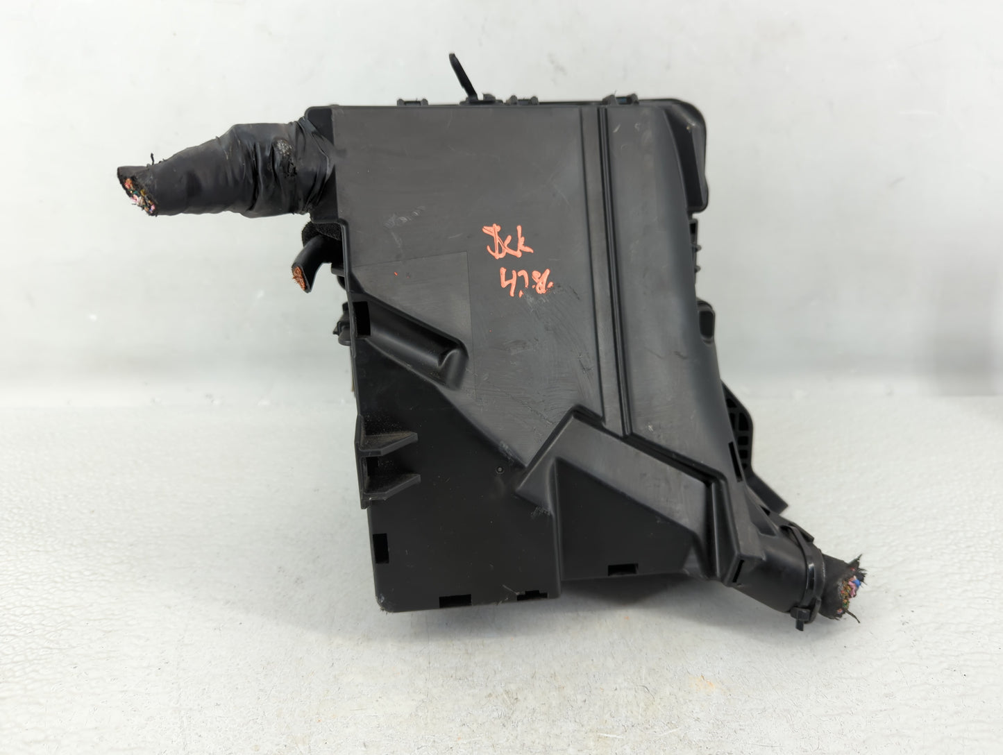 2016-2017 Hyundai Sonata Fusebox Fuse Box Panel Relay Module P/N:91277C2570LC Fits Fits 2016 2017 OEM Used Auto Parts - Oemu