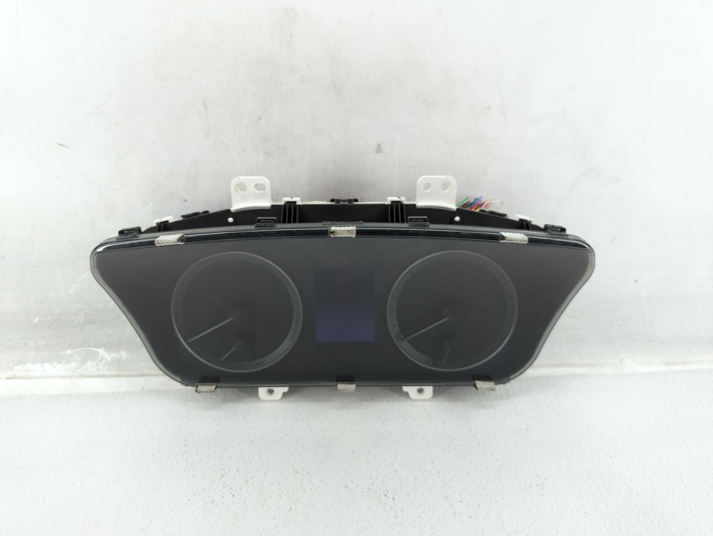 2016-2017 Hyundai Sonata Instrument Cluster Speedometer Gauges P/N:94001-C2201 Fits Fits 2016 2017 OEM Used Auto Parts - Oem