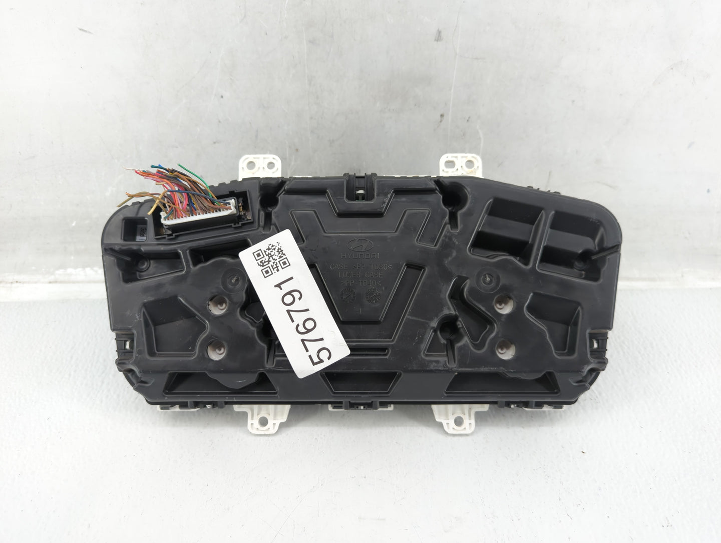 2016-2017 Hyundai Sonata Instrument Cluster Speedometer Gauges P/N:94001-C2201 Fits Fits 2016 2017 OEM Used Auto Parts - Oem