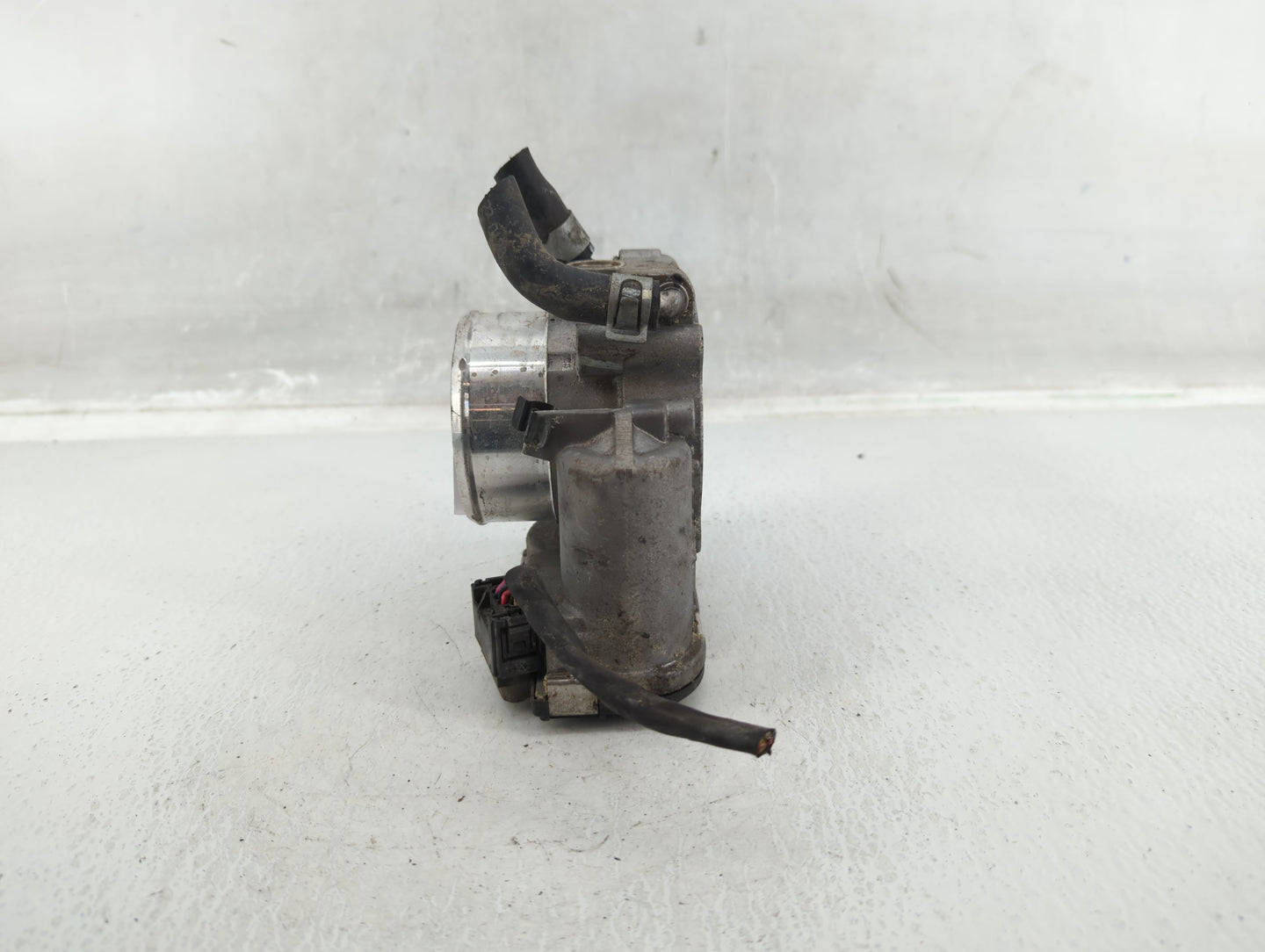 2015-2019 Hyundai Sonata Throttle Body P/N:35100-2G600 Fits Fits 2015 2016 2017 2018 2019 2020 2021 OEM Used Auto Parts - Oe