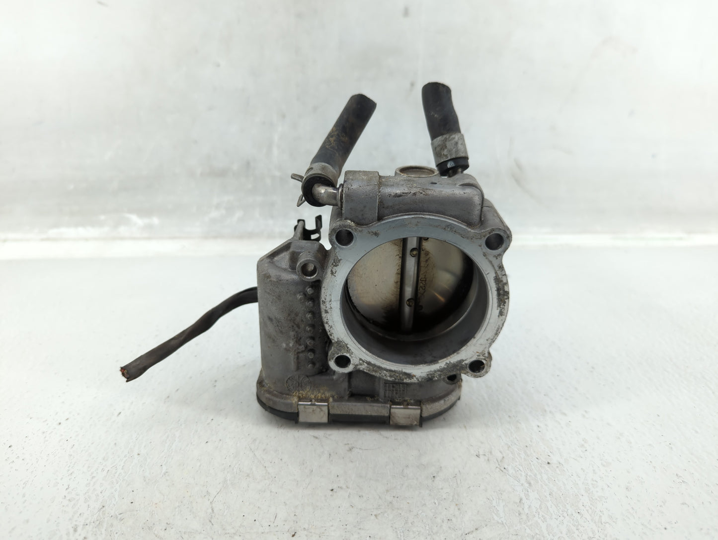 2015-2019 Hyundai Sonata Throttle Body P/N:35100-2G600 Fits Fits 2015 2016 2017 2018 2019 2020 2021 OEM Used Auto Parts - Oe