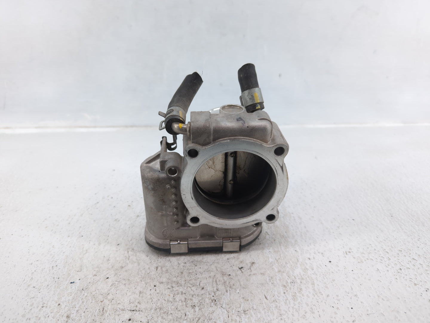 2015-2019 Hyundai Sonata Throttle Body P/N:35100-2G600 Fits Fits 2015 2016 2017 2018 2019 2020 2021 OEM Used Auto Parts - Oe