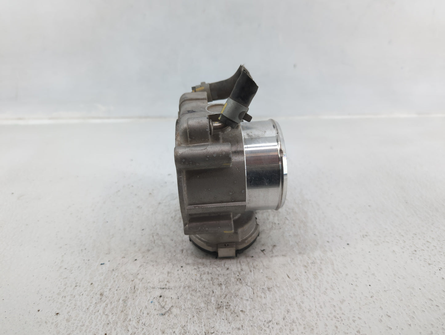 2015-2019 Hyundai Sonata Throttle Body P/N:35100-2G600 Fits Fits 2015 2016 2017 2018 2019 2020 2021 OEM Used Auto Parts - Oe