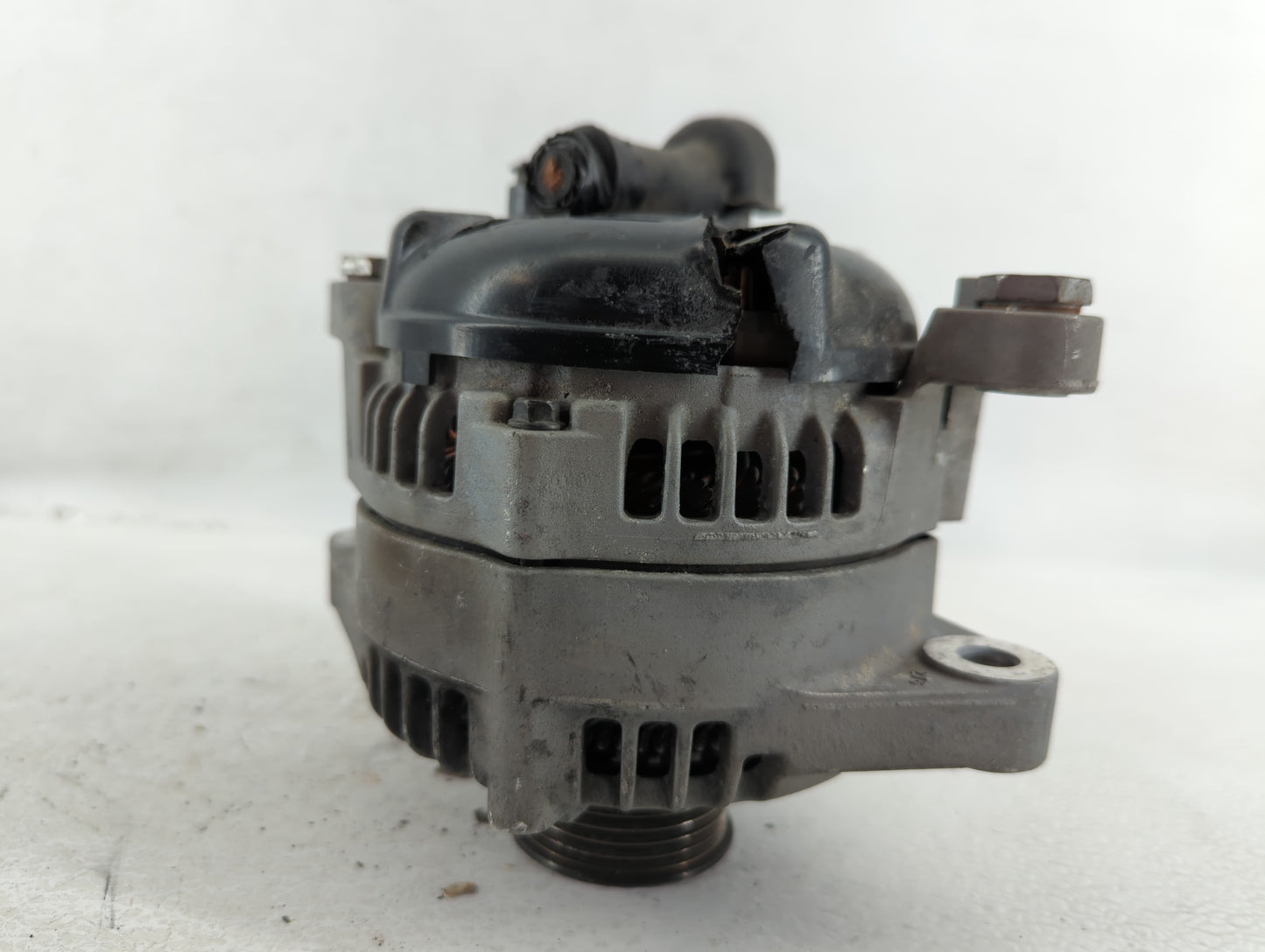 2015-2019 Hyundai Sonata Alternator Replacement Generator Charging Assembly Engine OEM P/N:TN104211-8790 Fits OEM Used Auto 