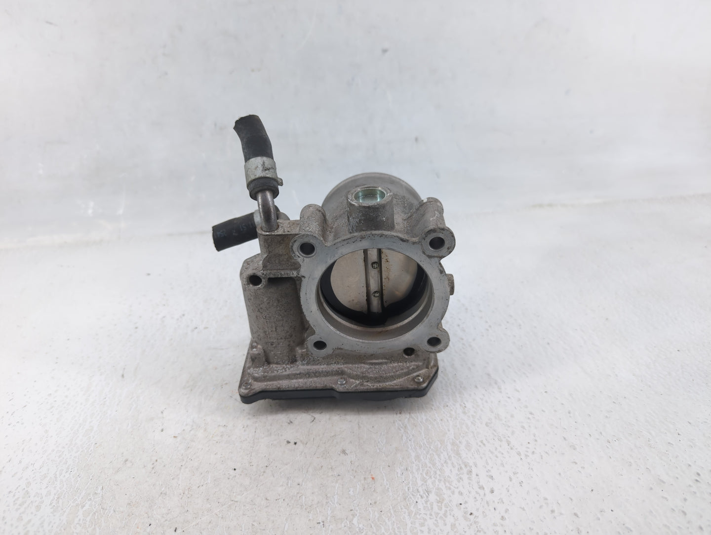 2016-2017 Hyundai Sonata Throttle Body P/N:35100-2E610 Fits Fits 2016 2017 2018 2019 2020 OEM Used Auto Parts - Oemusedautop