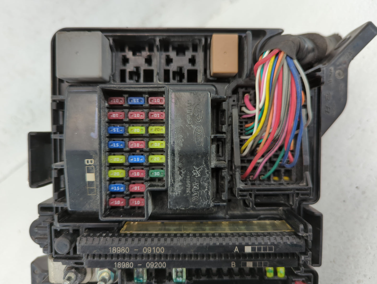 2016-2017 Hyundai Sonata Fusebox Fuse Box Panel Relay Module P/N:6423-0102-7-000 Fits Fits 2016 2017 OEM Used Auto Parts - O