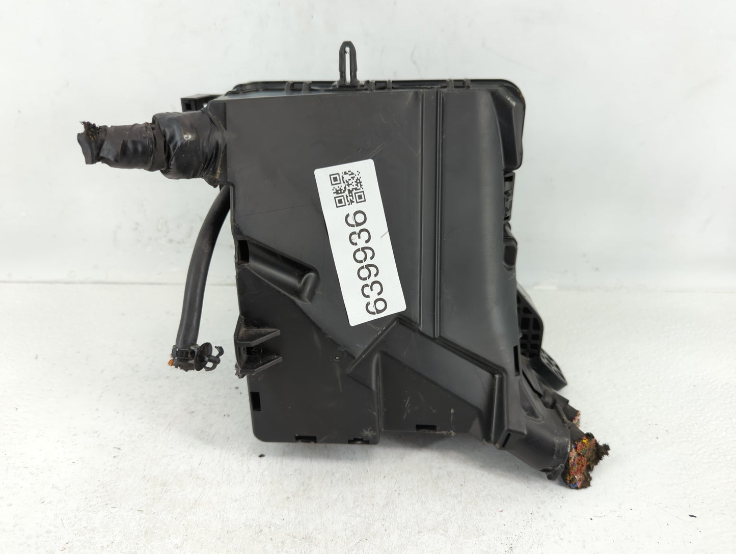 2016-2017 Hyundai Sonata Fusebox Fuse Box Panel Relay Module P/N:6423-0102-7-000 Fits Fits 2016 2017 OEM Used Auto Parts - O