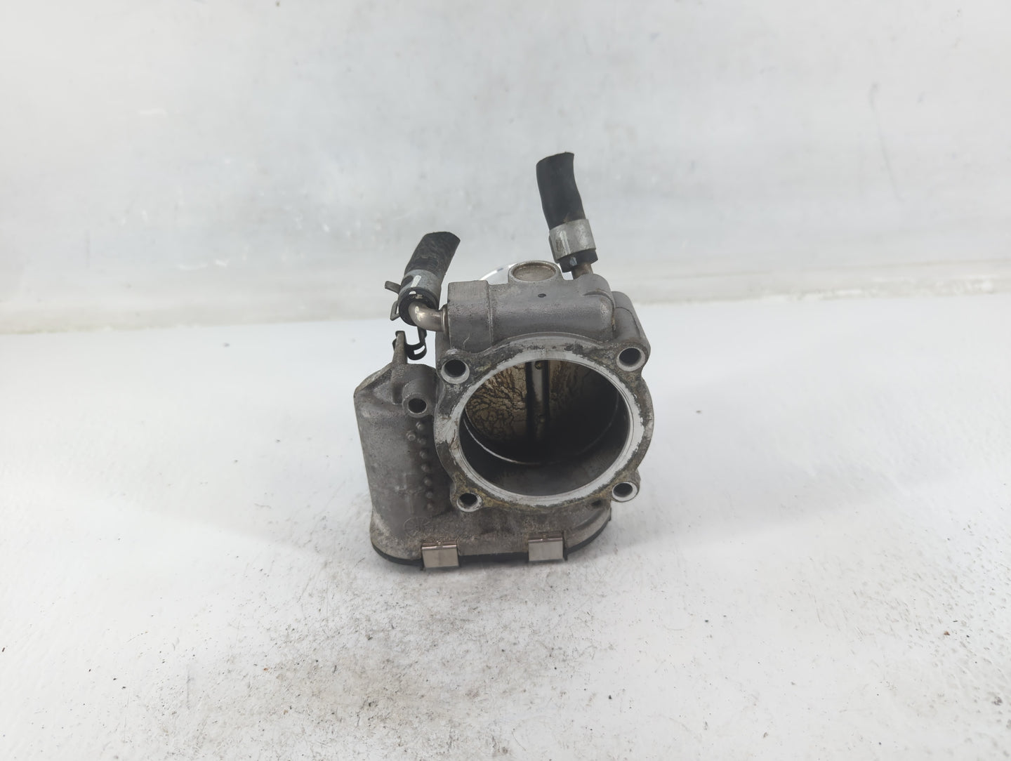 2015-2019 Hyundai Sonata Throttle Body P/N:35100-2G600 Fits Fits 2015 2016 2017 2018 2019 2020 2021 OEM Used Auto Parts - Oe